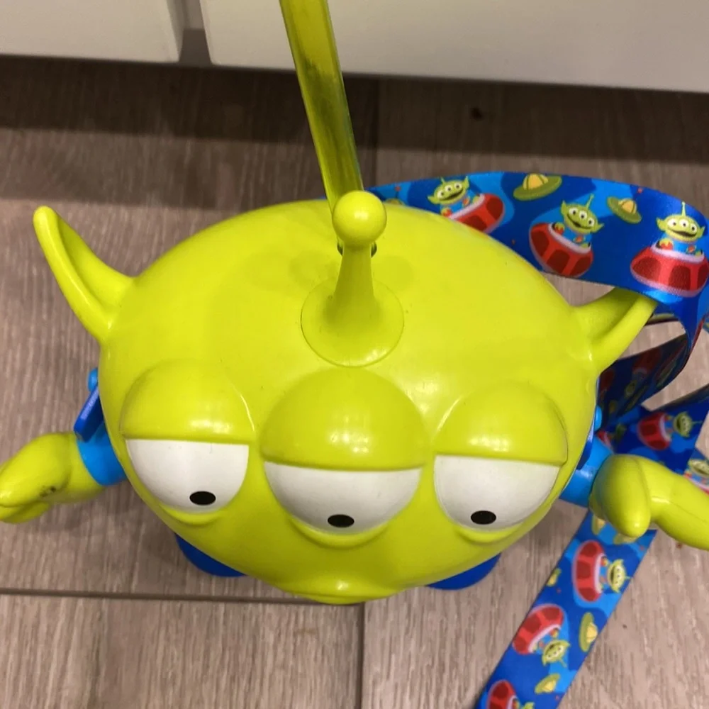 Disney Parks Alien sipper - Picture 3 of 5